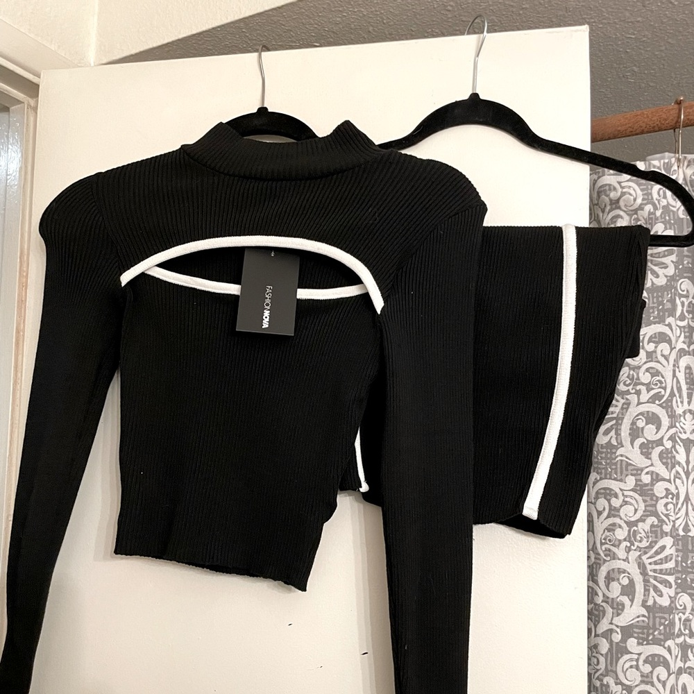 Y2K Sweater skirt set .Black and white .size Medium